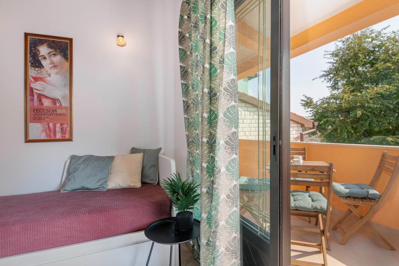 Villa Margerita With Private Pool, Yard And Parking Каштелир Экстерьер фото