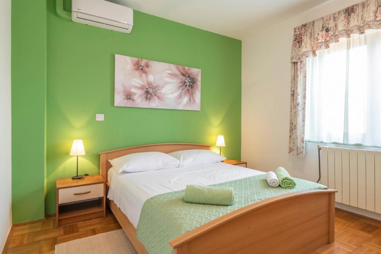 Villa Margerita With Private Pool, Yard And Parking Каштелир Экстерьер фото
