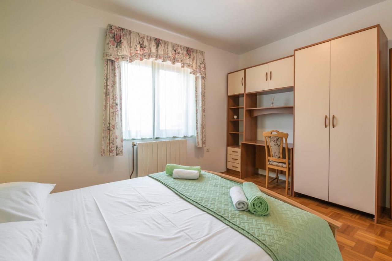 Villa Margerita With Private Pool, Yard And Parking Каштелир Экстерьер фото