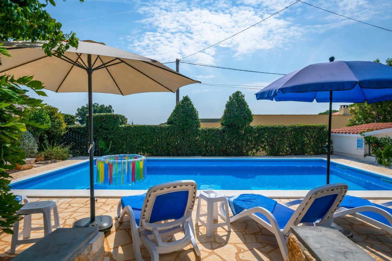 Villa Margerita With Private Pool, Yard And Parking Каштелир Экстерьер фото