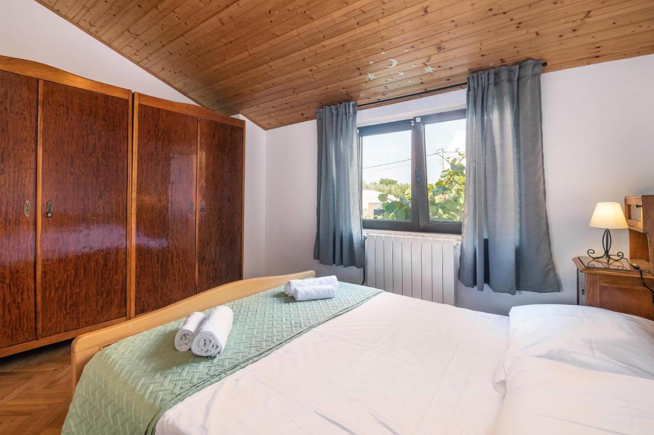 Villa Margerita With Private Pool, Yard And Parking Каштелир Экстерьер фото