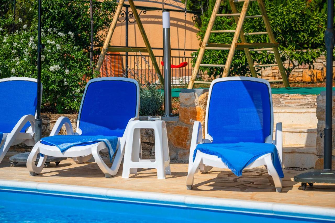 Villa Margerita With Private Pool, Yard And Parking Каштелир Экстерьер фото